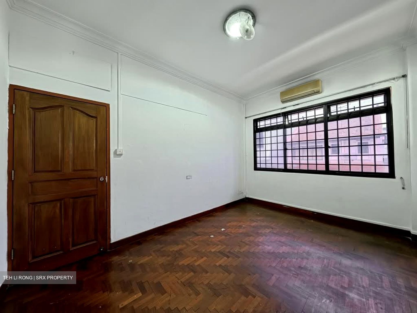 Lorong Stangee (D15), Terrace #563711671